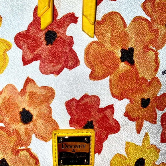 🎈SOLD🎈Dooney & Bourke Satchel Shoulder Bag Crossbody or Purse - Picture 3 of 14